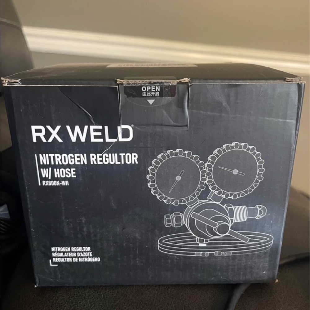 Nitrogen Regulator with Hose - Black